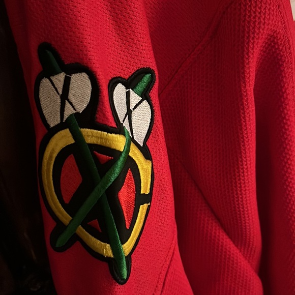 Chicago Blackhawks Toews Jersey - Picture 3 of 8